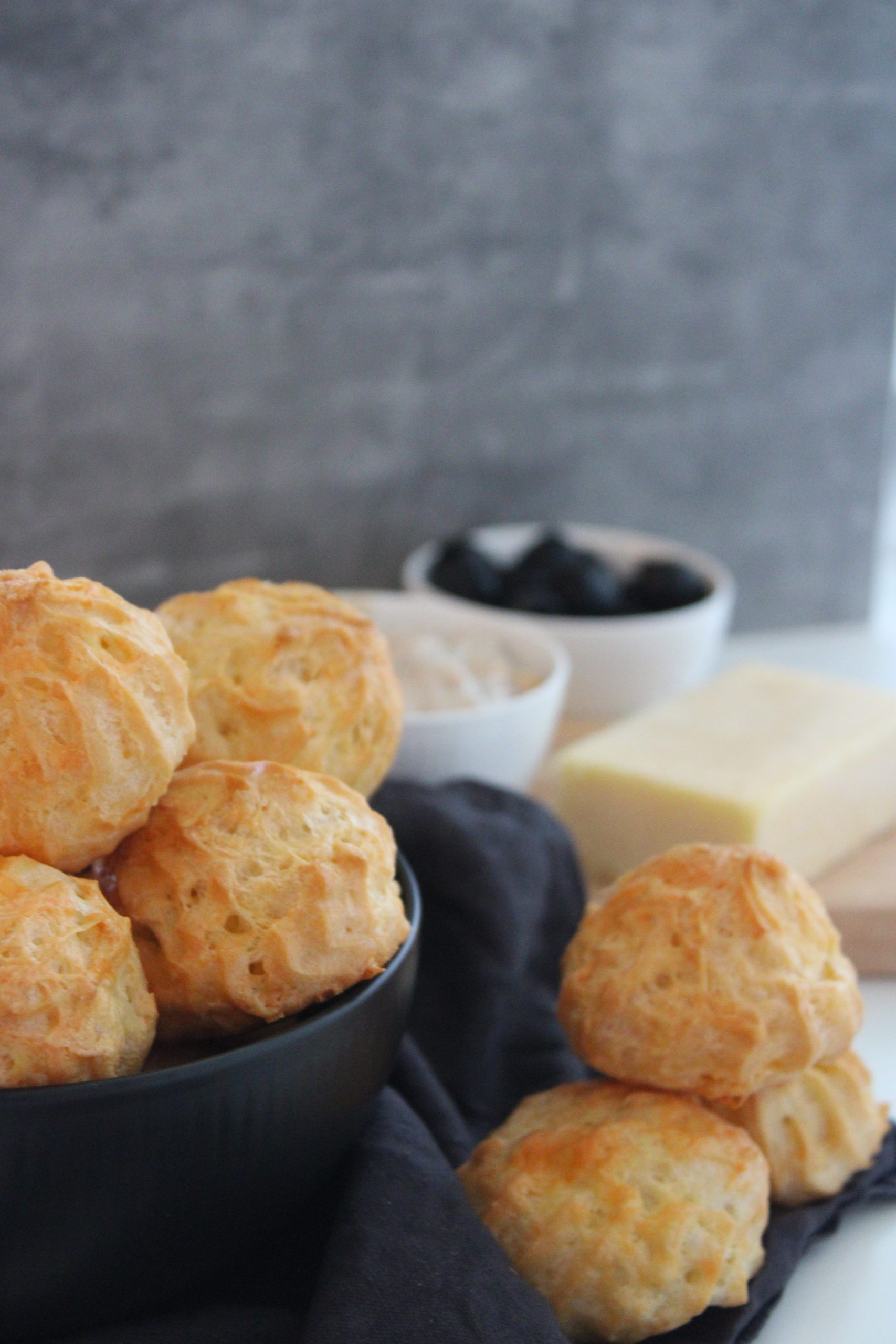 Vandbakkelser med cheddar