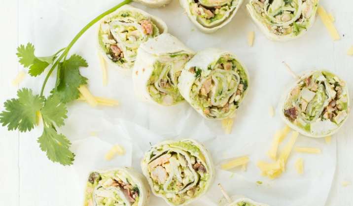 Esta receta puede cumplir una doble función: como aperitivo para una fiesta o un almuerzo fácil de llevar. Sin importar cómo decidas servirlo. Es fácil y rápido de preparar. ¿Cómo puede ser posible una receta así de versatil?