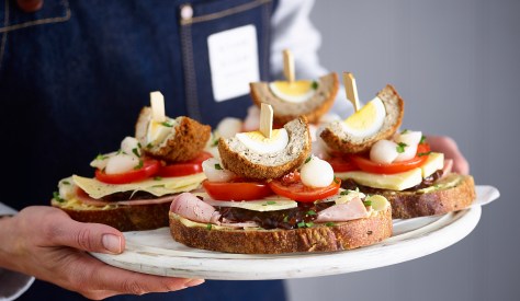 This is a fun recipe for picnics, experiment with your favourite toppings!