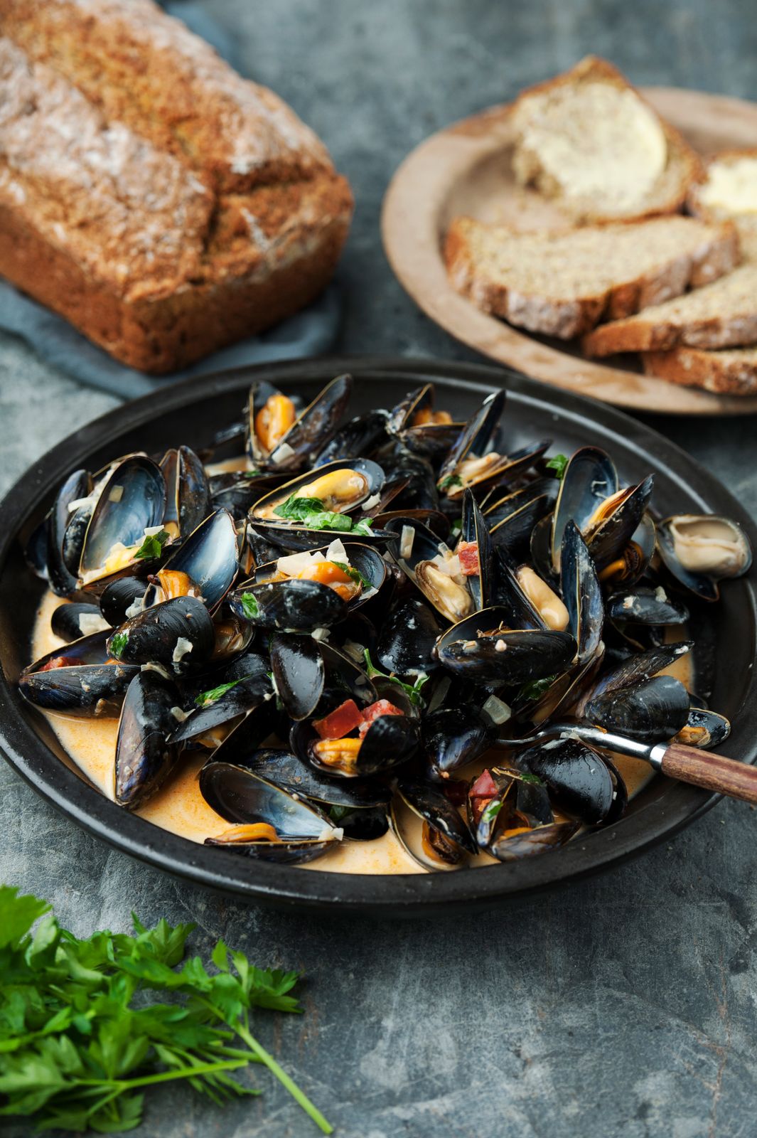 Mussels with Cream, Chorizo, Garlic and Parsley | Kerrygold South Africa