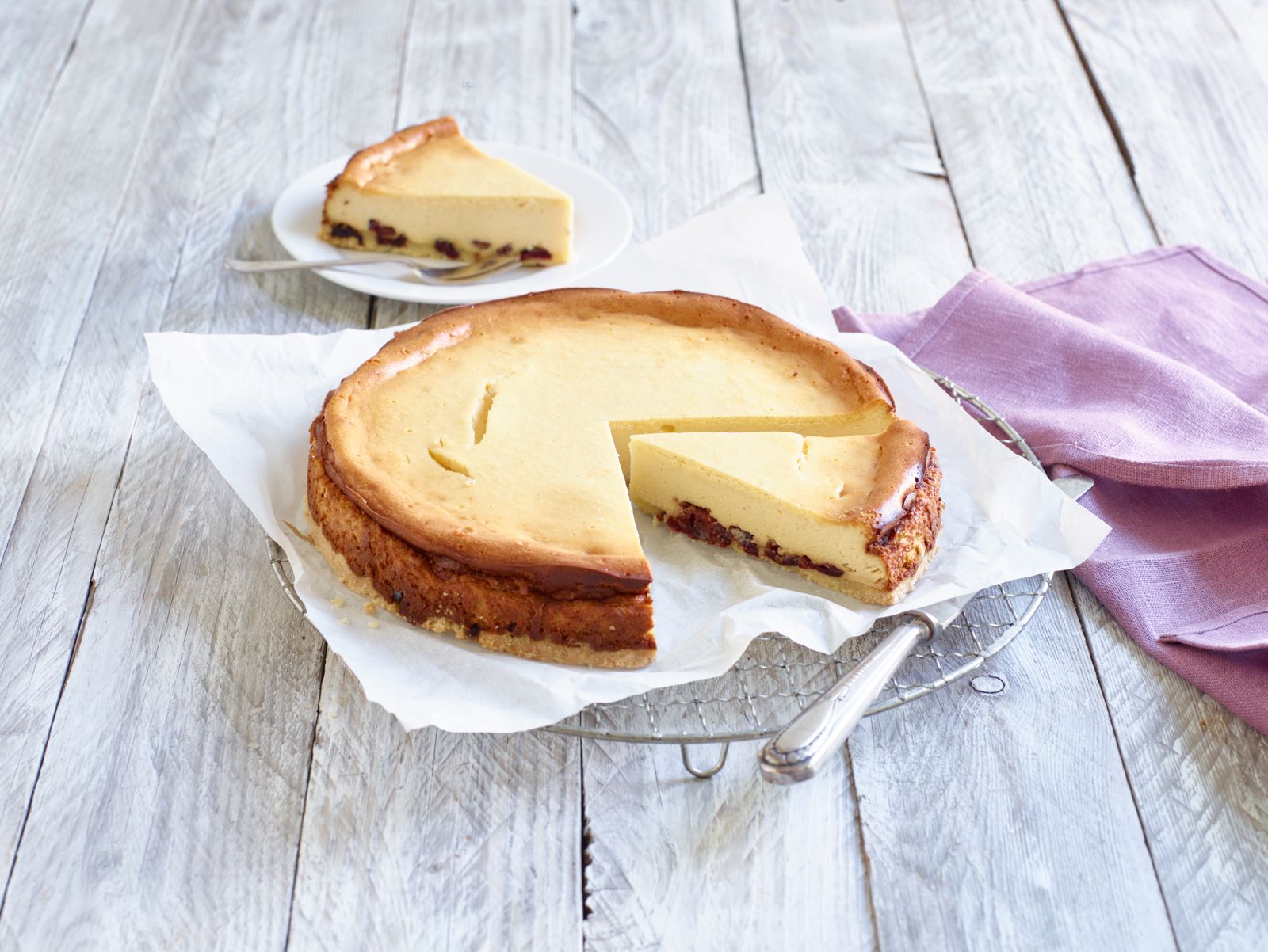 Cheesecake with Cranberries Recipe | Kerrygold South Africa